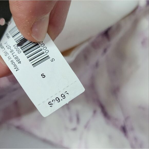 GapFit Blackout Low Support Sports Bra NWT Small A Few Marks In Fabric In Photos - Picture 3 of 11